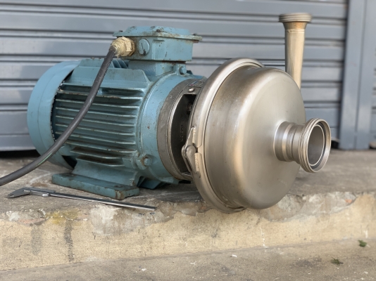 ขายปั๊มน้ำหัวสแตนเลส 316L APV(SPX Flow) model W+55/35 ขนาด 10HP. 380V แบบใบเปิด สภาพสวยใหม่มาก หมุนนิ่ม พร้อมใช้งาน ใช้ในงานผลิตอาหาร หรือเครื่องดื่มได้ดี เปิดล้างทำความสะอาดง่าย ขายปั๊มน้ำหัวสแตนเลส 316L APV(SPX Flow) model W+55/35 ขนาด 10HP. 380V แบบใบเปิด สภาพสวยใหม่มาก หมุนนิ่ม พร้อมใช้งาน ใช้ในงานผลิตอาหาร หรือเครื่องดื่มได้ดี เปิดล้างทำความสะอาดง่าย