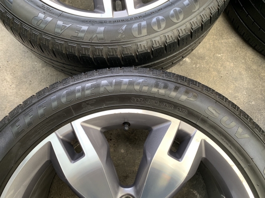 ล้อแม็ก Ford Everest ขอบ 20 แถมยาง 265-50-20 Goodyear ปลายปี 17