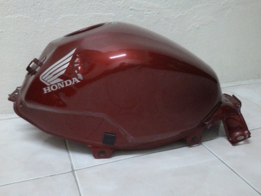 ขายเหมาแฟริ่งและถังน้ำมันมือสอง CBR250 I  ราคา 1,000 บาท