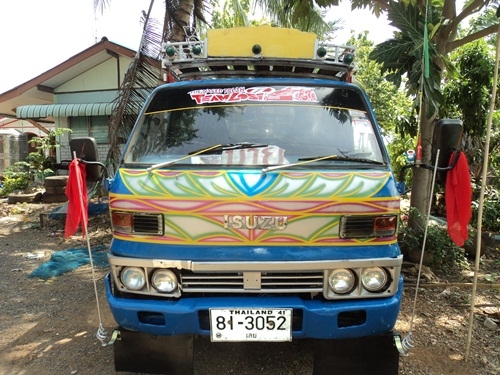 ขายรถผมเองรถบรรทุกสี่ล้อELF85HP ผมทำสีให้ใหม่และแต่งให้พร้อม ใช้ในกาลเกษรมีทะเบียนวิ่งทางใกลได้ครับ