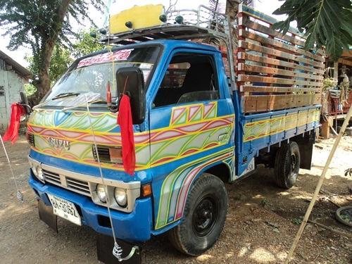 ขายรถผมเองรถบรรทุกสี่ล้อELF85HP ผมทำสีให้ใหม่และแต่งให้พร้อม ใช้ในกาลเกษรมีทะเบียนวิ่งทางใกลได้ครับ