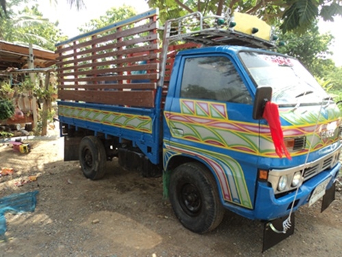 ขายรถผมเองรถบรรทุกสี่ล้อELF85HP ผมทำสีให้ใหม่และแต่งให้พร้อม ใช้ในกาลเกษรมีทะเบียนวิ่งทางใกลได้ครับ