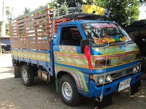 ขายรถผมเองรถบรรทุกสี่ล้อELF85HP ผมทำสีให้ใหม่และแต่งให้พร้อม ใช้ในกาลเกษรมีทะเบียนวิ่งทางใกลได้ครับ