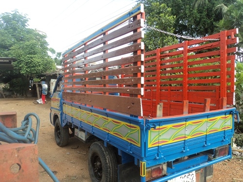 ขายรถผมเองรถบรรทุกสี่ล้อELF85HP ผมทำสีให้ใหม่และแต่งให้พร้อม ใช้ในกาลเกษรมีทะเบียนวิ่งทางใกลได้ครับ