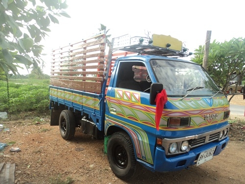 ขายรถผมเองรถบรรทุกสี่ล้อELF85HP ผมทำสีให้ใหม่และแต่งให้พร้อม ใช้ในกาลเกษรมีทะเบียนวิ่งทางใกลได้ครับ