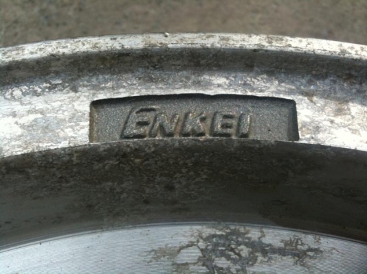 ขายหยดน้ำ 14 นิ้ว สภาพตามรูป ครับ