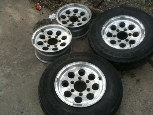 ขายหยดน้ำ 14 นิ้ว สภาพตามรูป ครับ