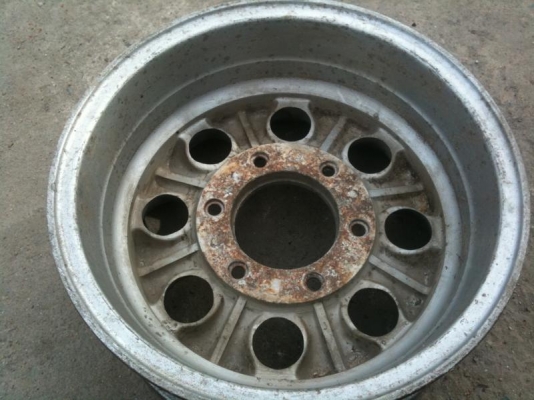 ขายหยดน้ำ 14 นิ้ว สภาพตามรูป ครับ