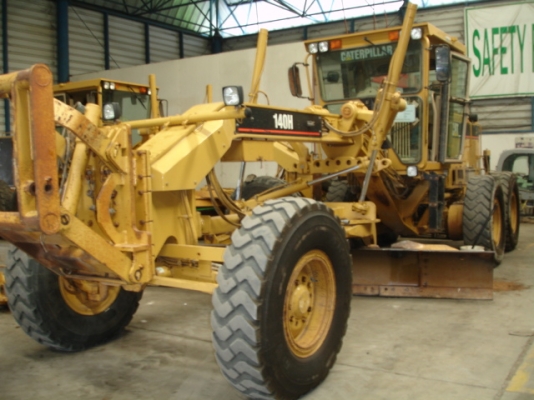 ถึงไทยแล้วครับ CAT 140H ปี 2003 Serial 2ZK08136 นำเข้าจากอเมริกา สวยมาก และถูกว่าที่อื่น