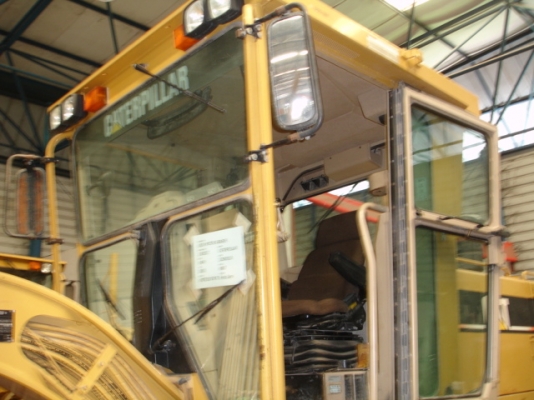 ถึงไทยแล้วครับ CAT 140H ปี 2003 Serial 2ZK08136 นำเข้าจากอเมริกา สวยมาก และไม่แพง