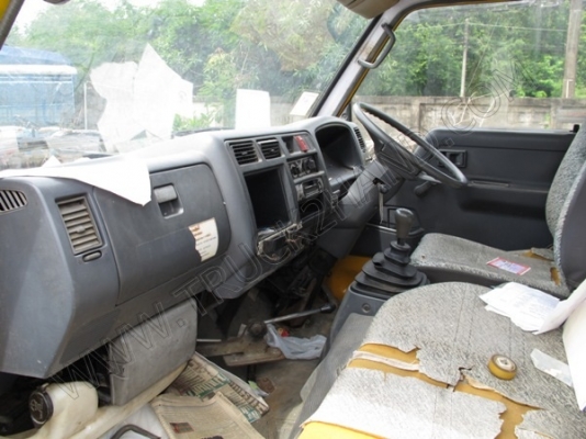 รถบรรทุก 6 ล้อ บรรทุกสิ่งปฎิกูล(รถประมูลจากเทศบาล มีชุดจดทะเบียนพร้อม)ถังเก็บ/แท้งค์เป็นเนื้อสเตนเลส อุปกรณ์ดูด-ส่งพร้อมทำงาน