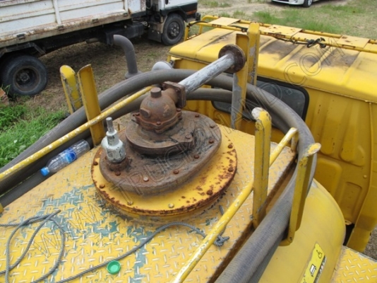 รถบรรทุก 6 ล้อ บรรทุกสิ่งปฎิกูล(รถประมูลจากเทศบาล มีชุดจดทะเบียนพร้อม)ถังเก็บ/แท้งค์เป็นเนื้อสเตนเลส อุปกรณ์ดูด-ส่งพร้อมทำงาน