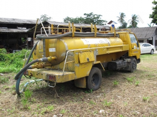 รถบรรทุก 6 ล้อ บรรทุกสิ่งปฎิกูล(รถประมูลจากเทศบาล มีชุดจดทะเบียนพร้อม)ถังเก็บ/แท้งค์เป็นเนื้อสเตนเลส อุปกรณ์ดูด-ส่งพร้อมทำงาน