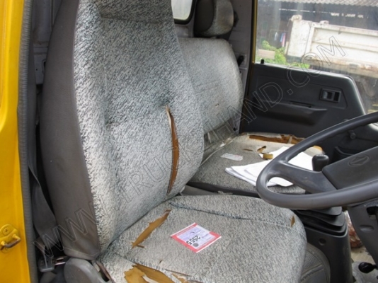 รถบรรทุก 6 ล้อ บรรทุกสิ่งปฎิกูล(รถประมูลจากเทศบาล มีชุดจดทะเบียนพร้อม)ถังเก็บ/แท้งค์เป็นเนื้อสเตนเลส อุปกรณ์ดูด-ส่งพร้อมทำงาน