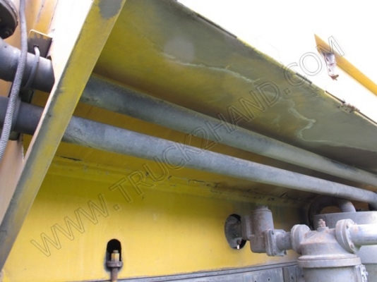 รถบรรทุก 6 ล้อ บรรทุกสิ่งปฎิกูล(รถประมูลจากเทศบาล มีชุดจดทะเบียนพร้อม)ถังเก็บ/แท้งค์เป็นเนื้อสเตนเลส อุปกรณ์ดูด-ส่งพร้อมทำงาน