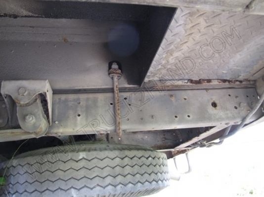 รถบรรทุก 6 ล้อ บรรทุกสิ่งปฎิกูล(รถประมูลจากเทศบาล มีชุดจดทะเบียนพร้อม)ถังเก็บ/แท้งค์เป็นเนื้อสเตนเลส อุปกรณ์ดูด-ส่งพร้อมทำงาน