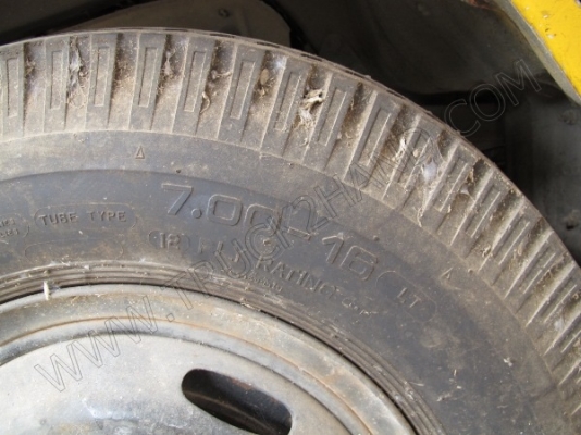 รถบรรทุก 6 ล้อ บรรทุกสิ่งปฎิกูล(รถประมูลจากเทศบาล มีชุดจดทะเบียนพร้อม)ถังเก็บ/แท้งค์เป็นเนื้อสเตนเลส อุปกรณ์ดูด-ส่งพร้อมทำงาน