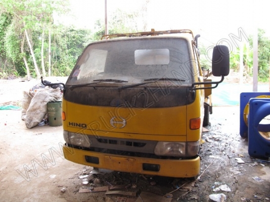 รถบรรทุก 6 ล้อ บรรทุกสิ่งปฎิกูล(รถประมูลจากเทศบาล มีชุดจดทะเบียนพร้อม)ถังเก็บ/แท้งค์เป็นเนื้อสเตนเลส อุปกรณ์ดูด-ส่งพร้อมทำงาน