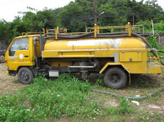 รถบรรทุก 6 ล้อ บรรทุกสิ่งปฎิกูล(รถประมูลจากเทศบาล มีชุดจดทะเบียนพร้อม)ถังเก็บ/แท้งค์เป็นเนื้อสเตนเลส อุปกรณ์ดูด-ส่งพร้อมทำงาน