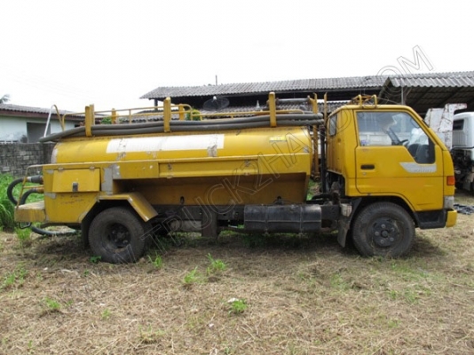รถบรรทุก 6 ล้อ บรรทุกสิ่งปฎิกูล(รถประมูลจากเทศบาล มีชุดจดทะเบียนพร้อม)ถังเก็บ/แท้งค์เป็นเนื้อสเตนเลส อุปกรณ์ดูด-ส่งพร้อมทำงาน