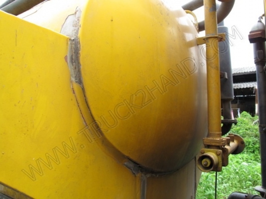 รถบรรทุก 6 ล้อ บรรทุกสิ่งปฎิกูล(รถประมูลจากเทศบาล มีชุดจดทะเบียนพร้อม)ถังเก็บ/แท้งค์เป็นเนื้อสเตนเลส อุปกรณ์ดูด-ส่งพร้อมทำงาน