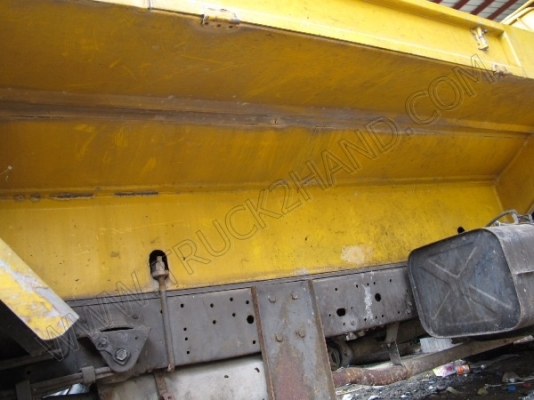 รถบรรทุก 6 ล้อ บรรทุกสิ่งปฎิกูล(รถประมูลจากเทศบาล มีชุดจดทะเบียนพร้อม)ถังเก็บ/แท้งค์เป็นเนื้อสเตนเลส อุปกรณ์ดูด-ส่งพร้อมทำงาน