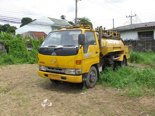 รถบรรทุก 6 ล้อ บรรทุกสิ่งปฎิกูล(รถประมูลจากเทศบาล มีชุดจดทะเบียนพร้อม)ถังเก็บ/แท้งค์เป็นเนื้อสเตนเลส อุปกรณ์ดูด-ส่งพร้อมทำงาน