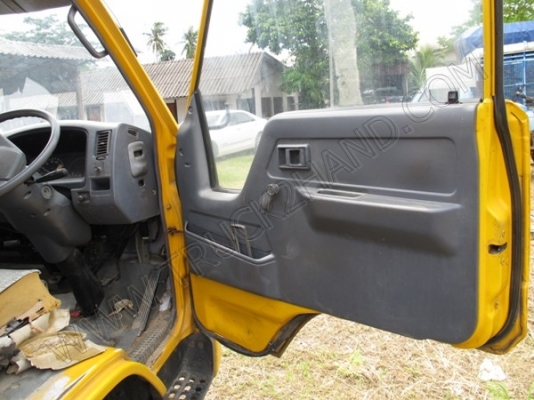 รถบรรทุก 6 ล้อ บรรทุกสิ่งปฎิกูล(รถประมูลจากเทศบาล มีชุดจดทะเบียนพร้อม)ถังเก็บ/แท้งค์เป็นเนื้อสเตนเลส อุปกรณ์ดูด-ส่งพร้อมทำงาน