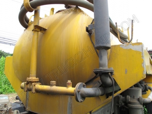 รถบรรทุก 6 ล้อ บรรทุกสิ่งปฎิกูล(รถประมูลจากเทศบาล มีชุดจดทะเบียนพร้อม)ถังเก็บ/แท้งค์เป็นเนื้อสเตนเลส อุปกรณ์ดูด-ส่งพร้อมทำงาน