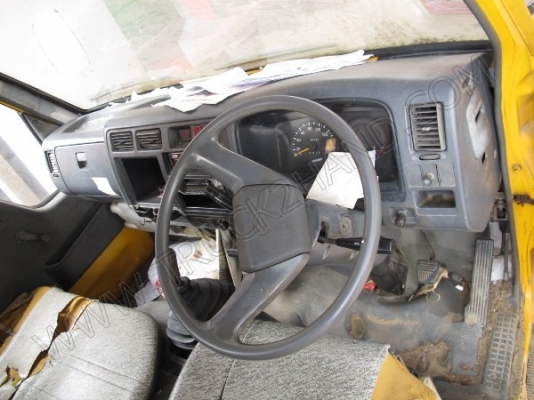 รถบรรทุก 6 ล้อ บรรทุกสิ่งปฎิกูล(รถประมูลจากเทศบาล มีชุดจดทะเบียนพร้อม)ถังเก็บ/แท้งค์เป็นเนื้อสเตนเลส อุปกรณ์ดูด-ส่งพร้อมทำงาน