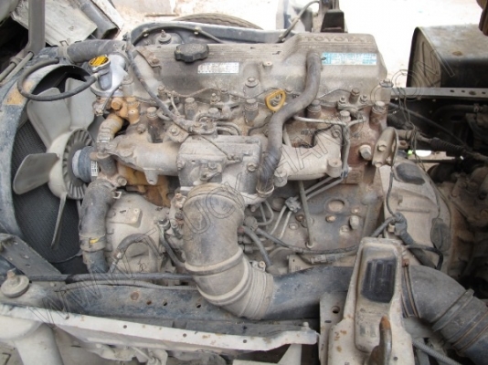 รถบรรทุก 6 ล้อ บรรทุกสิ่งปฎิกูล(รถประมูลจากเทศบาล มีชุดจดทะเบียนพร้อม)ถังเก็บ/แท้งค์เป็นเนื้อสเตนเลส อุปกรณ์ดูด-ส่งพร้อมทำงาน