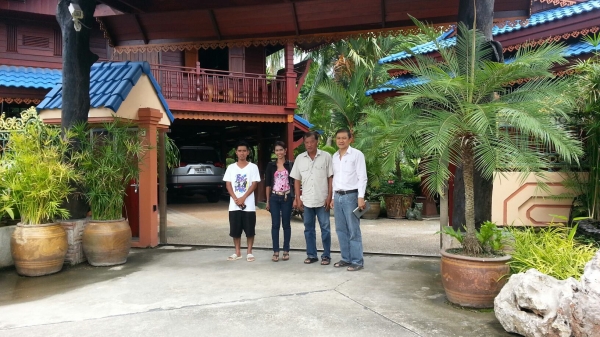 รถบรรทุก 6 ล้อ บรรทุกขยะ ยี่ห้ออีโน่ 165 แรงม้า มีเอกสารพร้อมโอน