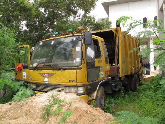 รถบรรทุก 6 ล้อ บรรทุกขยะ ยี่ห้ออีโน่ 165 แรงม้า มีเอกสารพร้อมโอน