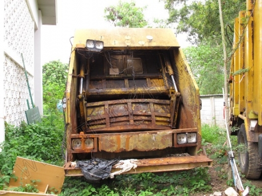 รถบรรทุก 6 ล้อ บรรทุกขยะ ยี่ห้ออีโน่ 165 แรงม้า มีเอกสารพร้อมโอน