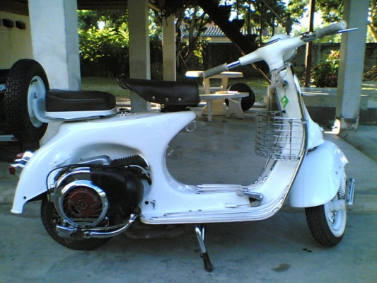 ขายเวสป้า 64  เครื่องพัง  สีเพิ่งทำได้ไม่นาน ยางใหม่ ราคาถูก 12000