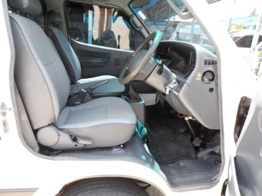 TOYOTA HIACE GL 3.0 MT ปี 04 ดาวน์ 28000 ไม่ต้องมีคนค้ำ