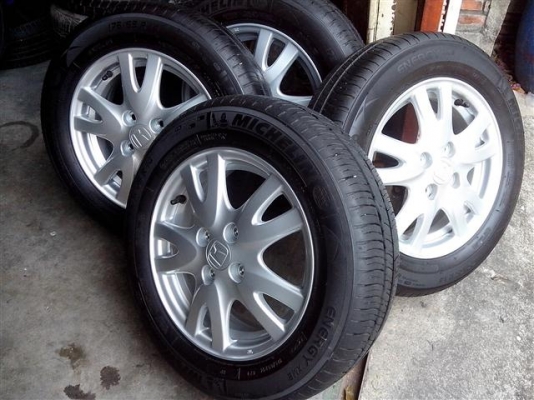 แม๊กซ์ Brio2013 แยกได้ 175 65 14 michelin XM2 แม๊กซ์ Brio2013 แยกได้ 175 65 14 michelin XM2