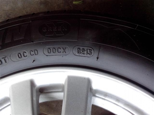 แม๊กซ์ Brio2013 แยกได้ 175 65 14 michelin XM2 แม๊กซ์ Brio2013 แยกได้ 175 65 14 michelin XM2