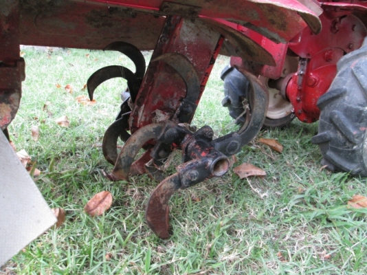 รหัส:13001133รถพรวนดินเดินตามเครื่องเบนชิลG510L(5.0ps)เป็นรุ่นกระทัดรัดชุดพรวนดินกว้าง40cm.www.nihonmono.com