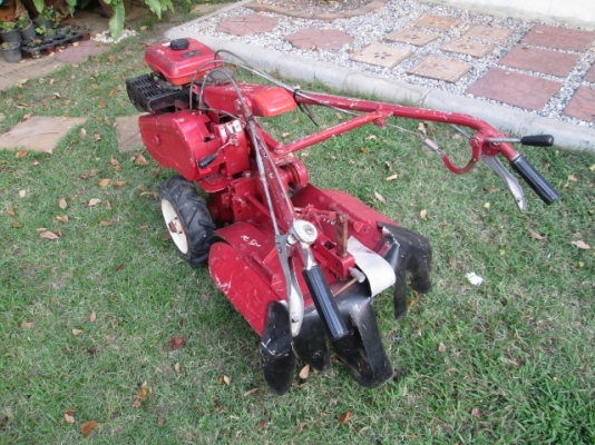 รหัส:13001133รถพรวนดินเดินตามเครื่องเบนชิลG510L(5.0ps)เป็นรุ่นกระทัดรัดชุดพรวนดินกว้าง40cm.www.nihonmono.com