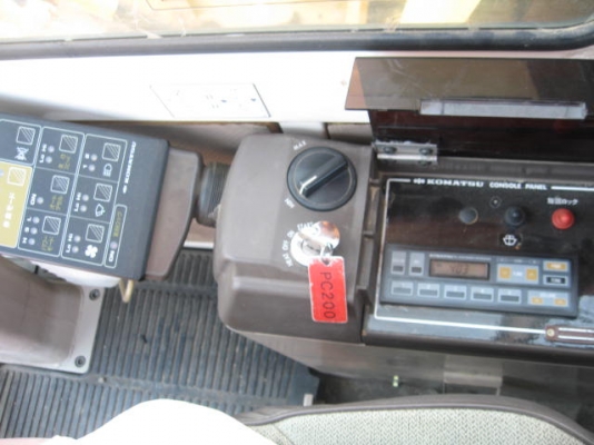 KOMUTSU PC200-5