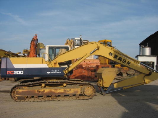 KOMUTSU PC200-5