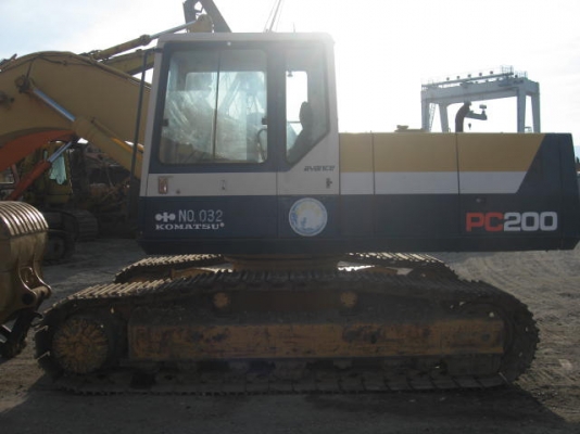 KOMUTSU PC200-5
