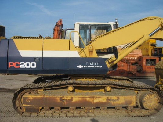 KOMUTSU PC200-5