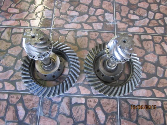 เฟืองบายสีกะเดือยหมู 837 นิสสันซาฟารี หน้าหลัง