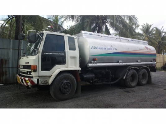 ขายรถ10ล้อ 1เพลา บรรทุกน้ำมัน 175 แรงม้า 16000ลิตร  สนใจติดต่อ 087-2976734 นุ