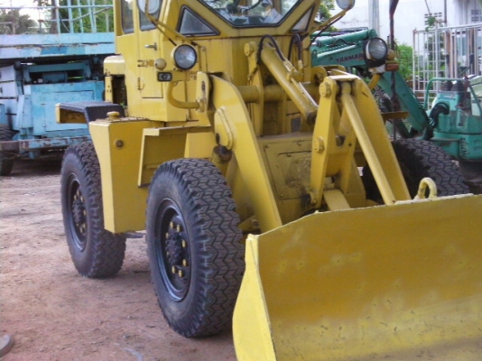 รถตักเอวอ่อนรุ่นHl707ยี่ห้อmitsni S/N220239 พร้อมใช้งานราคา 420,000บาท สนใจต่อรองได้