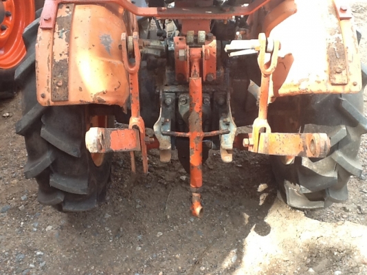 คูโบต้า B6100 4 WD 2 เพลา ยางใหม่ 4 เส้น เดิมๆงามๆ ราคาถูกๆครับ