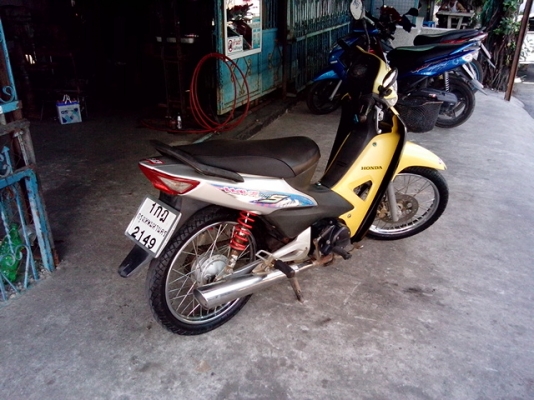 w-100 u-box สภาพสวย aโลตัสพระราม2 087-9849822