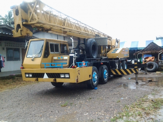 ขายรถเครน 12 ล้อ 25 ตัน ปั๊ม 3 ตอน เอกสารอินวอย รถเดิม สวยจริงๆ